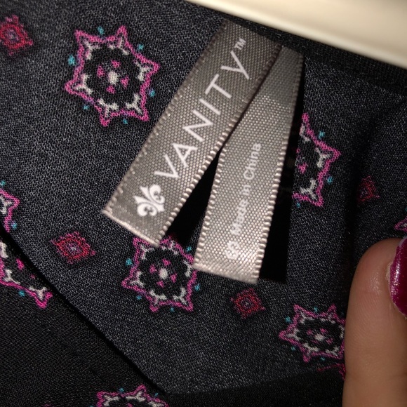 ✌️Last $$💧 Vanity Print Tunic - Picture 2 of 2